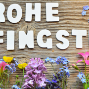 Blumen mit Pfingstgrüßen